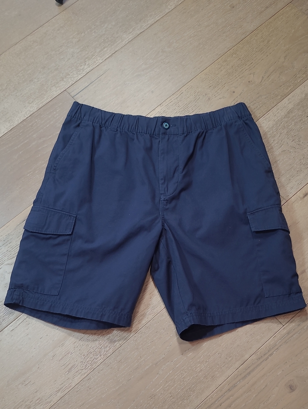 EUC Tommy Bahama Shorts Men's sz L Navy Blue 9" Cargo Shorts